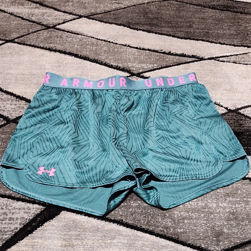 UNDER ARMOUR LOOSE-FIT HEATGEAR HOT PINK & GREEN LABYRINTH DESIGN ATHLETIC SHORT